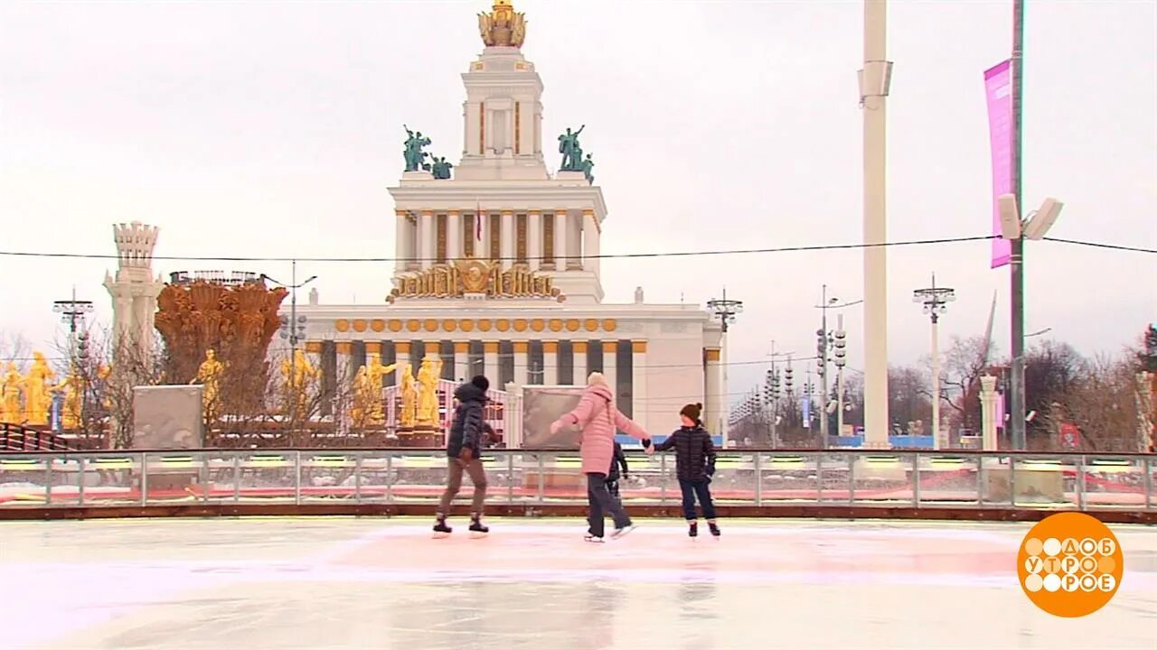 Парк вднх москва 2022. Станция велоремонта вднх. Показ мод вднх. Показ мод в москве 2024. Tech in fashion вднх.