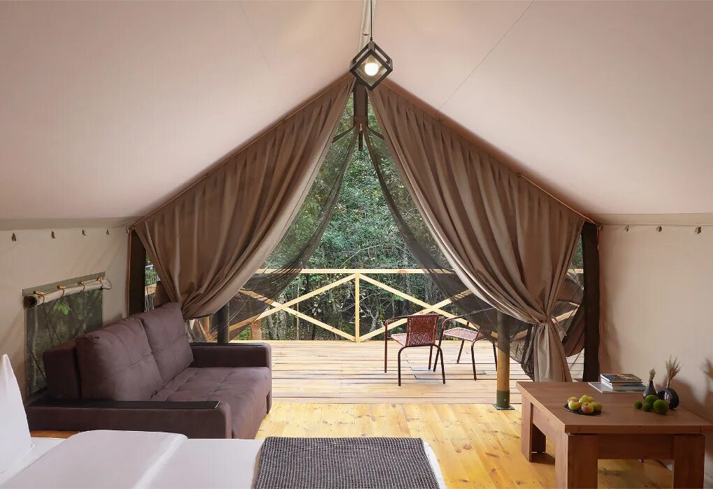 Глэмпинг гаруда абхазия гагра. Глэмпинг лес красная поляна. Глэмпинг абхазия. Гаруда глэмпинг абхазия. Глэмпинг абхазия.