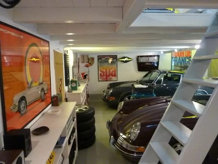 Интерьер гаража. Гараж мечты. Гараж в стиле Порше. Porsche в гараже.