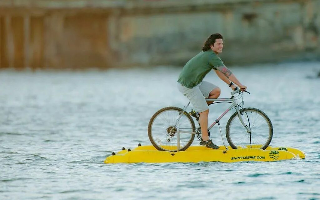 Water bike. Велокатамаран Schiller. Водный велосипед Schiller. Водный велосипед Water Bike Cycle. Водный велосипед на лыжах.