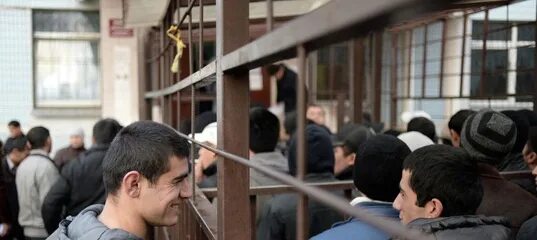 Уезжают ли таджики из россии после теракта. Причины особого образа жизни мигрантов. Мигрант угрожает диаспорой.