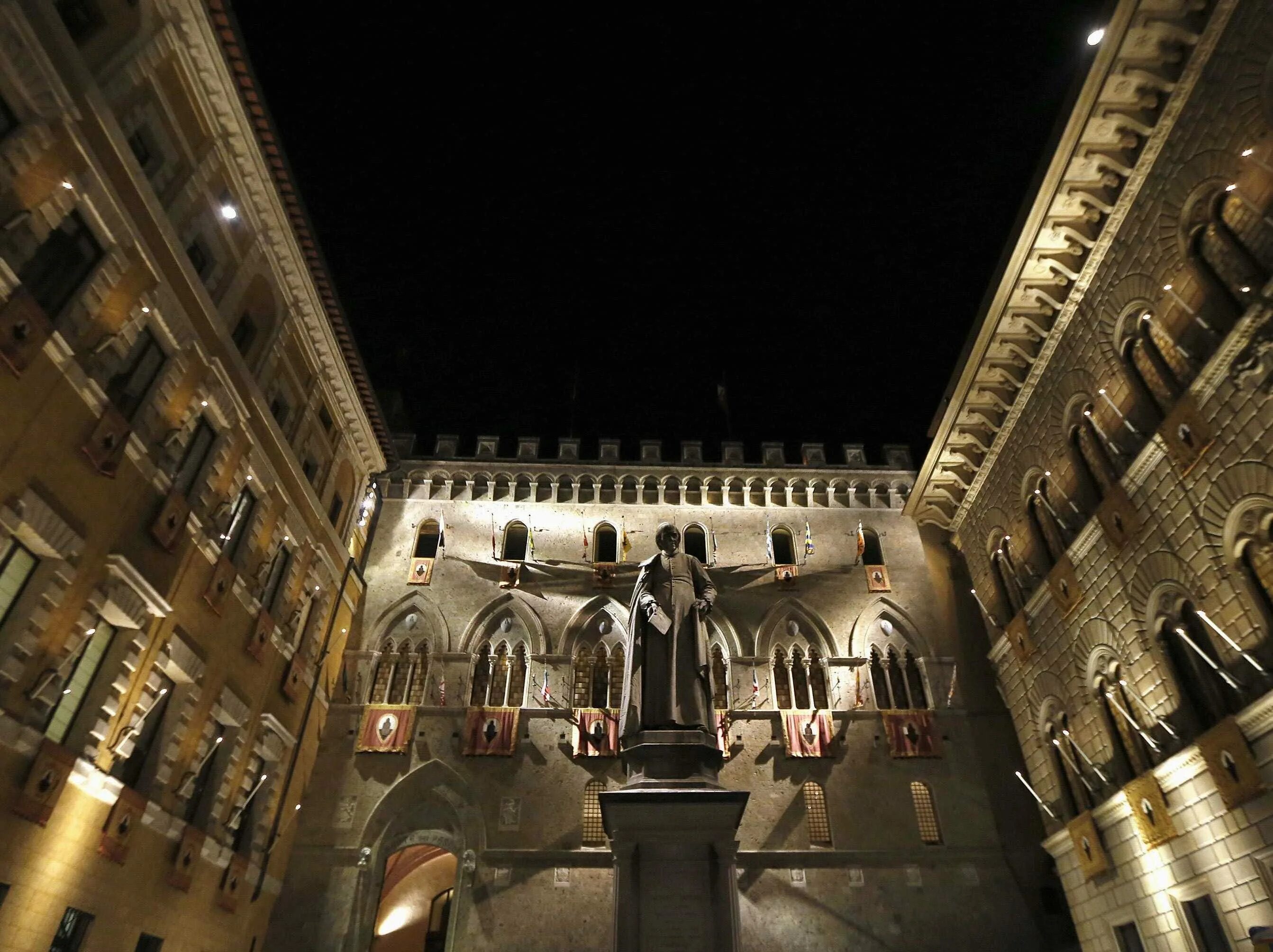 Monte paschi. Банк banca monte dei paschi di siena. монте дей паски ди сиена. монте-деи-паски-ди-сиена его картины. monte dei paschi di siena графики.