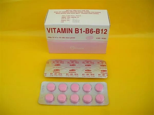 Vitamin b1 b6 b12. B1 b6 b12 витамины. Уколы витамин b 6 и ,b1 b12. B2 b6 b12 витамины в ампулах.