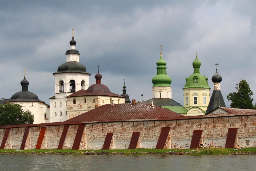 Белозерский монастырь святые