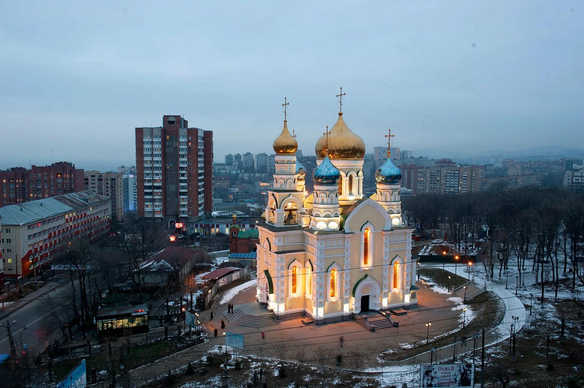 Покровский храм во владивостоке (покровский кафедральный собор). Храм казанской иконы божией матери владивосток. Покровский кафедральный собор города владивостока. Покровский кафедральный собор города владивостока. Покровский храм владивосток.
