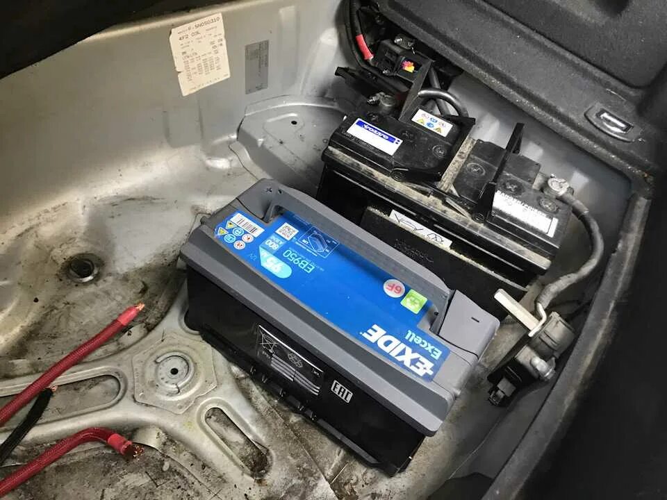 Battery 2.0. Audi a6 2011 2.0 аккумулятор. Ауди а3 АКБ. Audi a6 c6 аккумулятор. Аккумулятор Ауди а6 с6.