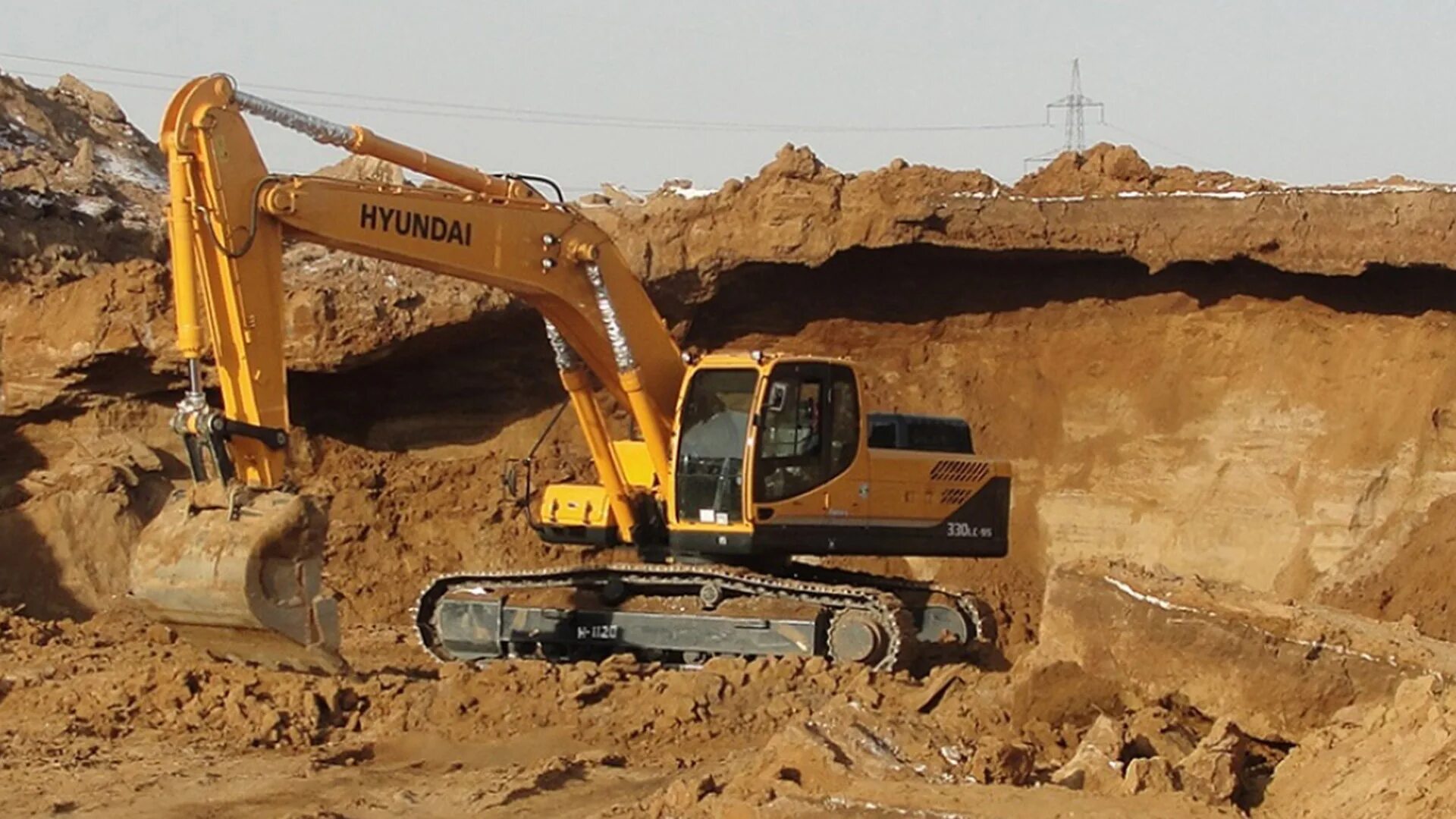 Рытье котлована. Экскаватор котлован. Механизированная разработка грунта. Добыча песка. Бульдозер.