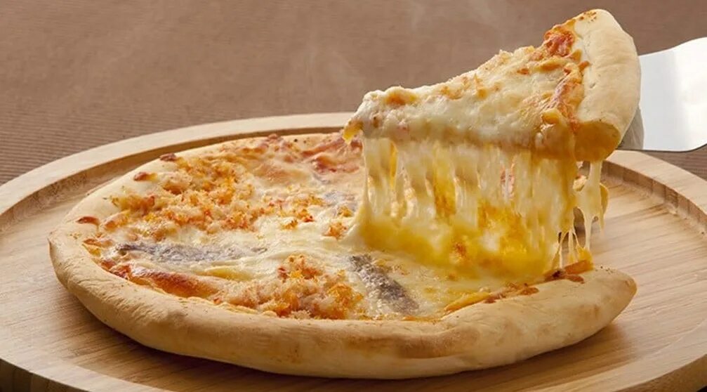 Пицца с сыром простой рецепт. Пицца три сыра. Пицца 4 сыра. Пицца 3 сыра. Пицца четыре сыра сверху.