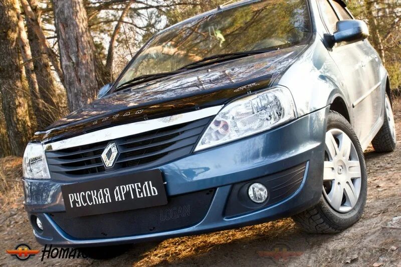 Артикул переднего бампера логан. Заглушка решетки переднего бампера renault logan. заглушка радиатора рено логан. бампер передний рено логан 1 фаза 2. зимняя заглушка бампера рено логан 2.