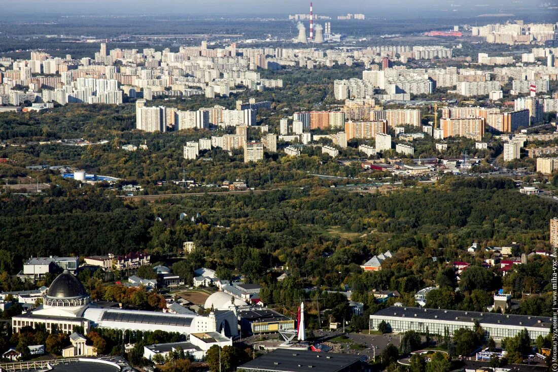 Район Останкино Москва. Вид с Останкинской телебашни. Останкинский район Москвы.