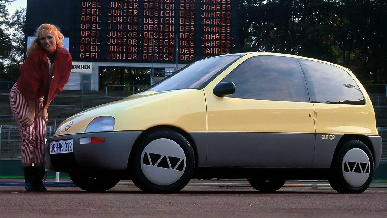 Технологии 2000 годов. Opel Junior 1983. Opel Junior Concept 1983 года. Опель Юниор. Opel 1983.