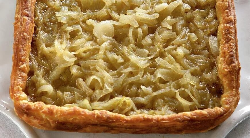 Как раньше назывался пирог с луком. Луковый пирог. пирог с репчатым луком. открытый луковый пирог. открытый пирог с луком.
