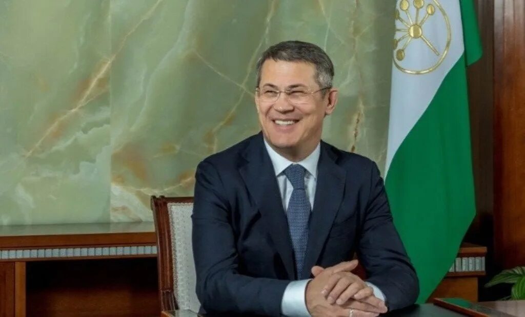Глава р б. Глава рб радий хабиров. радий хабиров башкортостан. президент республики башкортостан радий хабиров портрет. президент республики башкортостан радий хабиров на стенд.