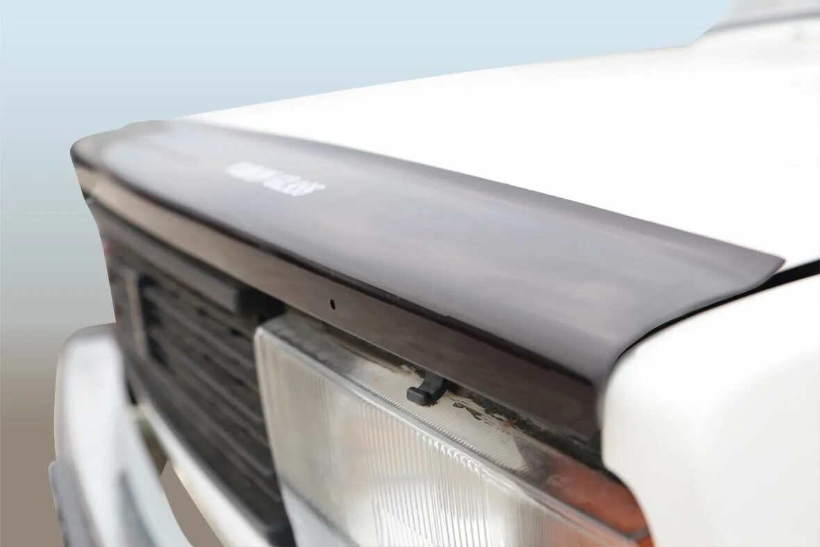 Ваз 2104 ветровики azard. Дефлекторы ваз 2105. Вставные ветровики ваз 2107. Дефлекторы воздуховодов ваз 2107. Дефлектор капота ваз 2104.