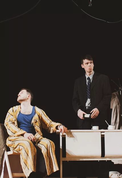 Эмигранты спектакль. Эмигранты спектакль. Эмигранты спектакль. Муравицкий эмигранты спектакль. Театр эмигранты.