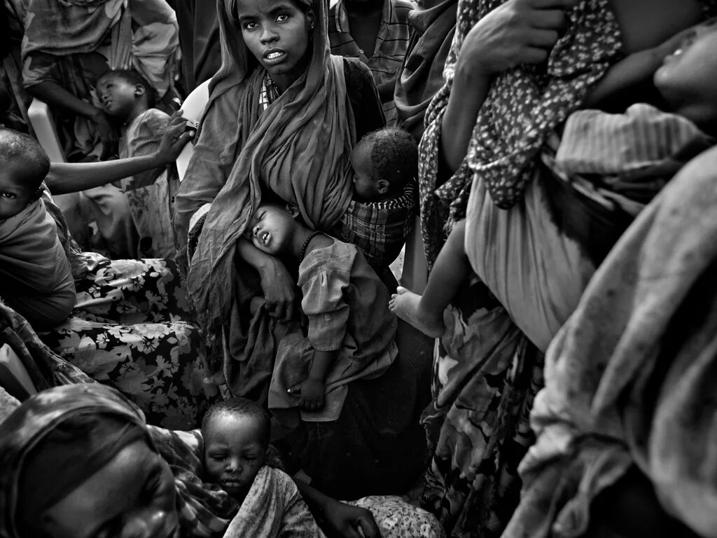 Голодный народ. Голодающие дети Африки третий мир. Биафра Нигерия Голодные дети.