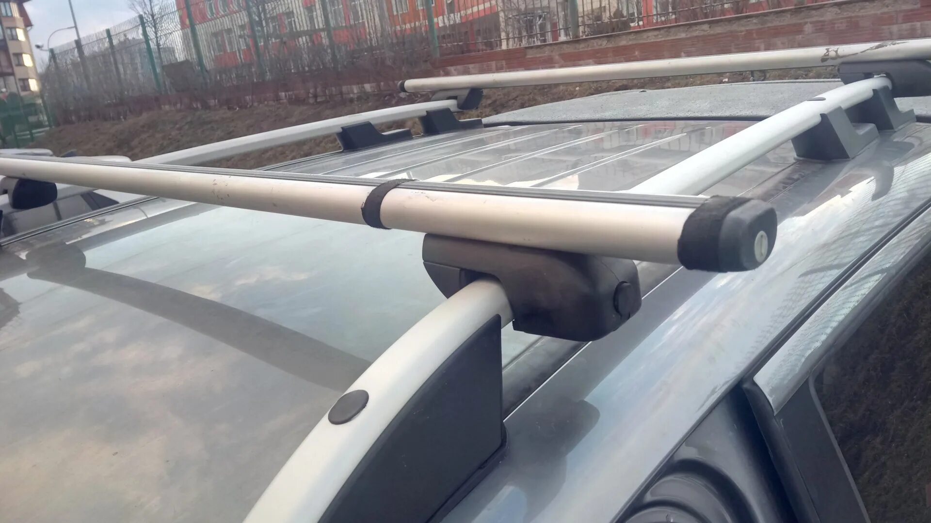 Рейлинги л200. Автобокс на митсубиси л 200. Mitsubishi l200 с кунгом. Рейлинги на мицубиси л200. Mitsubishi l200 багажник.