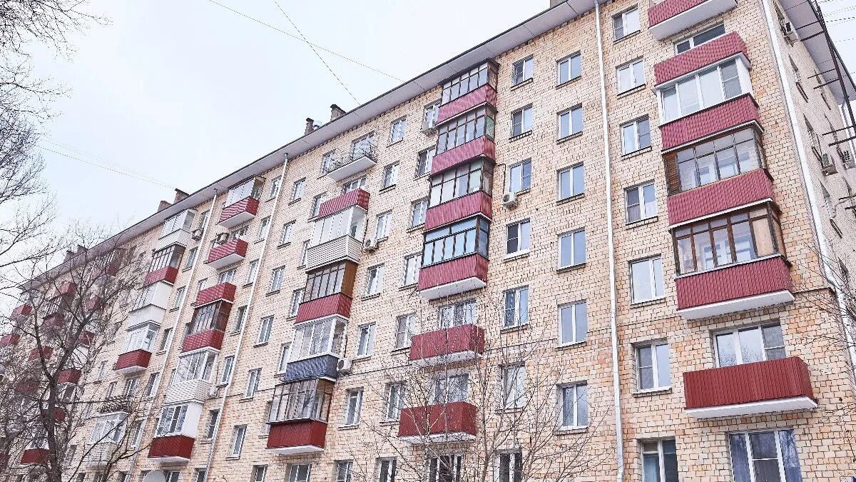 Здание сбербанка г. Воронеж здание сбербанка. Год постройки 1997. Куйбышев 80-е. Ишимбай, улица губкина, дом №12.