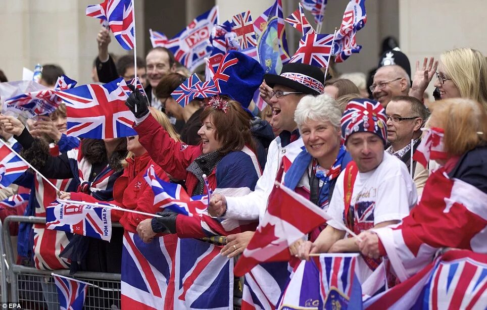 These are from the uk. Жители Британии. Население Великобритании. Британцы люди. Великобритания англичане.