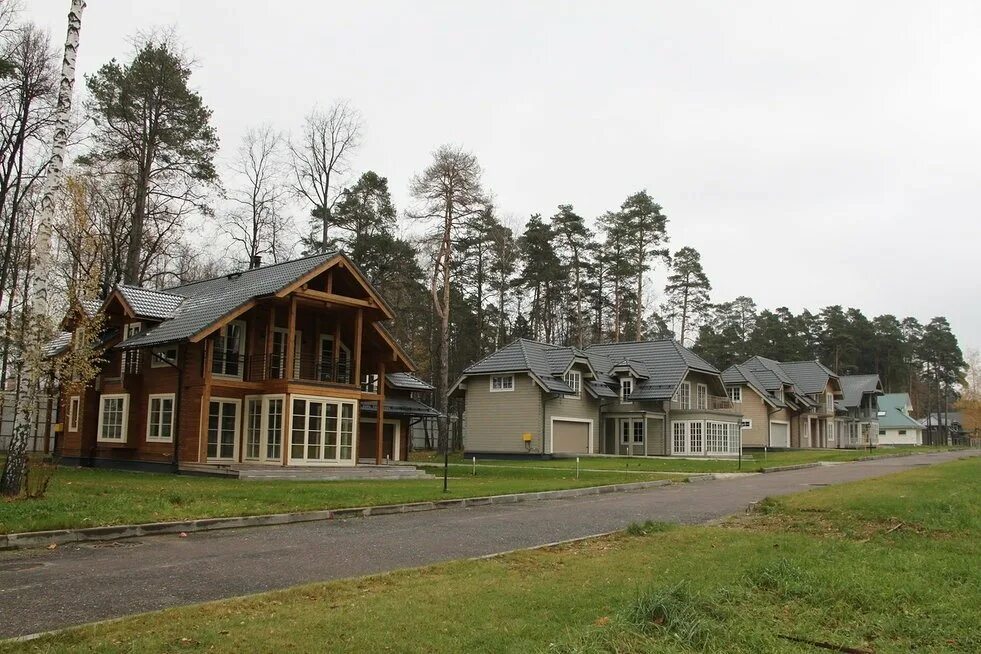 Новорижское шоссе поселок княжье озеро. Поселок княжий бор. Поселок княжий берег. Княжий поселок челябинск. Коттеджный поселок княжий.