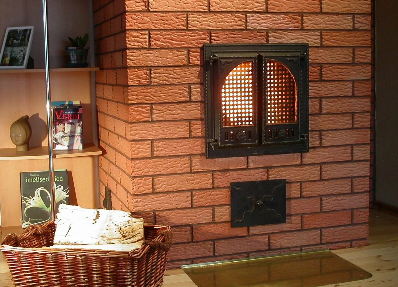 отделка печки в доме. отопительно-варочная печь la nordica milly. настоящая русская печь. кирпичная печь шведка с лежанкой. печка из кирпича.