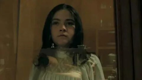 How D Orphan S Pint Size Star Play A Killer Really Well.