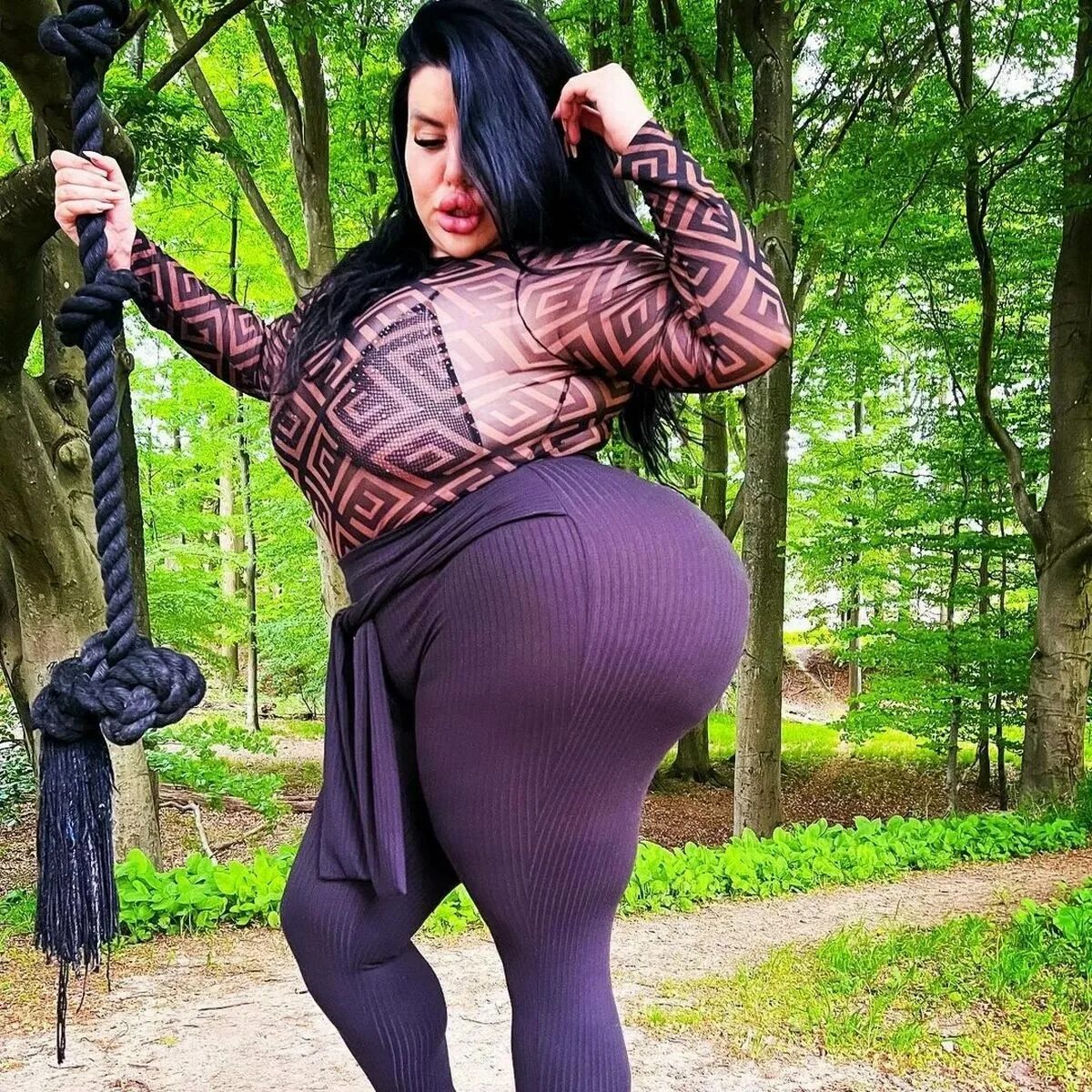 Женщины с большими жопами с двумя