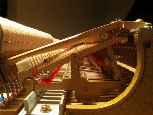CX Series - Overview - GRAND PIANOS - Pianos - Musical Instruments - Products - 