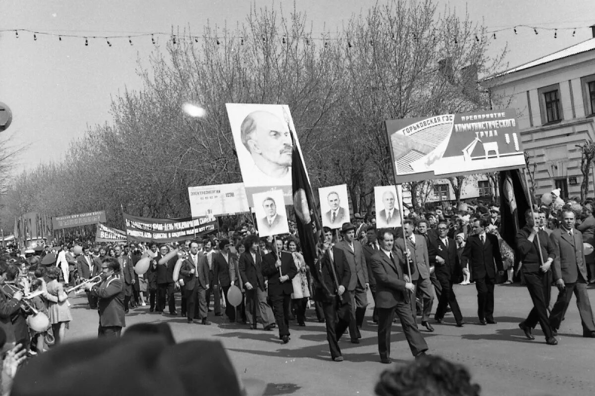 Жизнь нашей страны в 1950 1970 годы. Достижения 1950-1970. Заволжье в 1980. 1950-1970 Годы в России воспоминания.