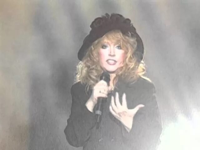 Где нибудь как нибудь пугачева. Концерт пугачевой в минске. Где нибудь как нибудь пугачева. Где нибудь как нибудь пугачева. А б пугачева.