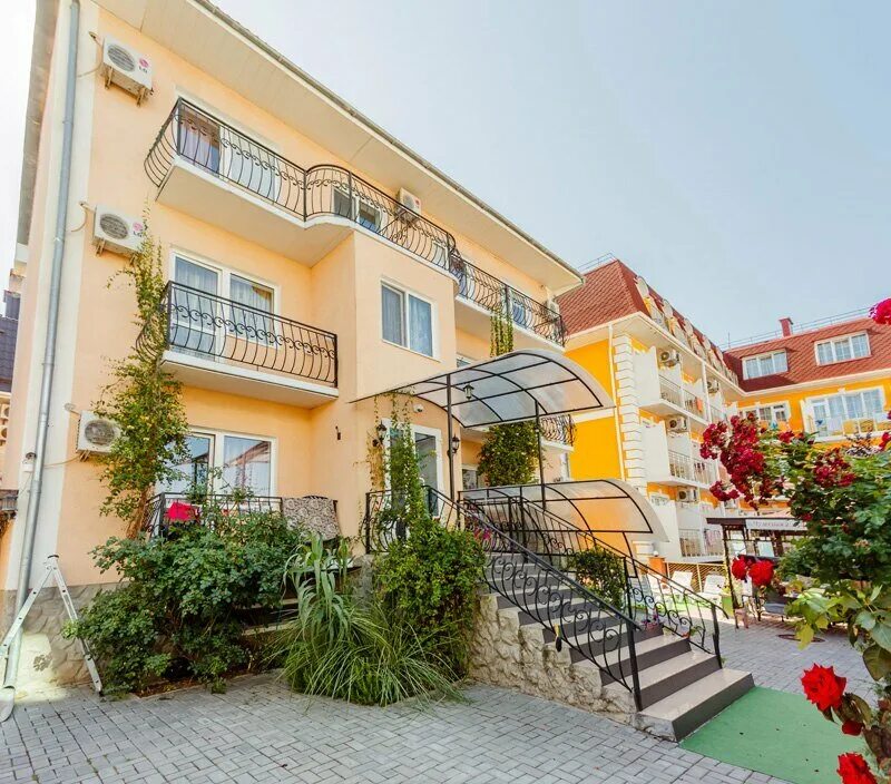 Севастополь п. Николаевка. Посёлок николаевка симферопольского района. Жемчужина николаевка крым. Николаевка крым улица чудесная.