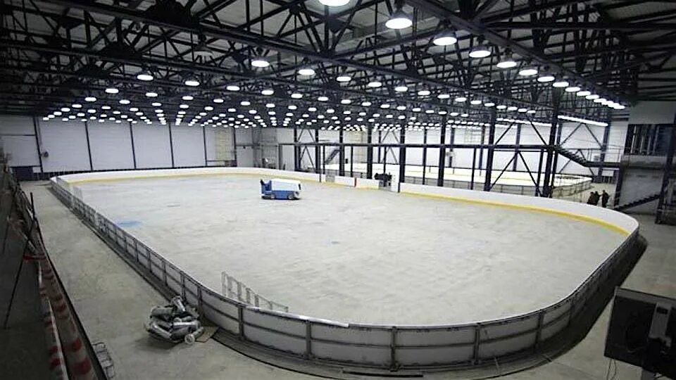 Строительство хоккейного