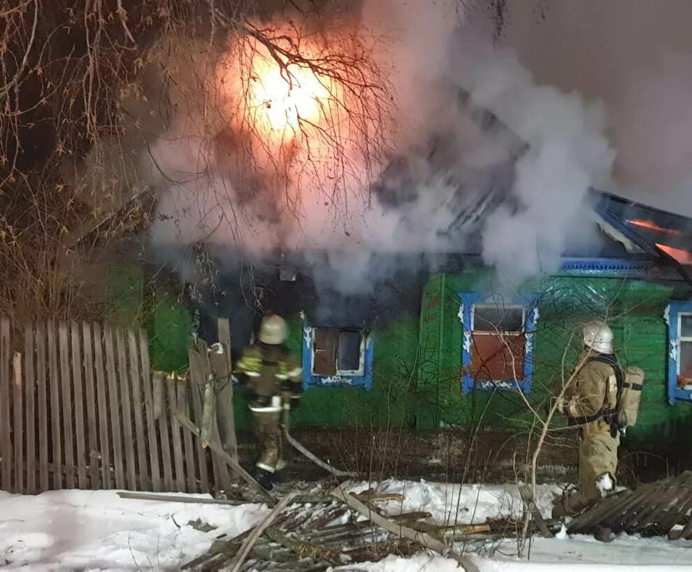 пожар в бисерти. горел дом вчера в новый год. валерий волков п. п о р н о 2022. пожары в башкирии за 2021 год.