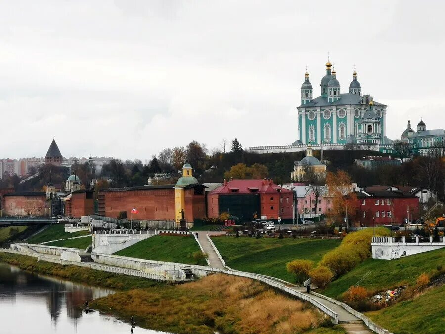 Московская область город смоленск. Смоленск центр города. Смоленск исторический центр. Набережная Смоленск экскурсия.