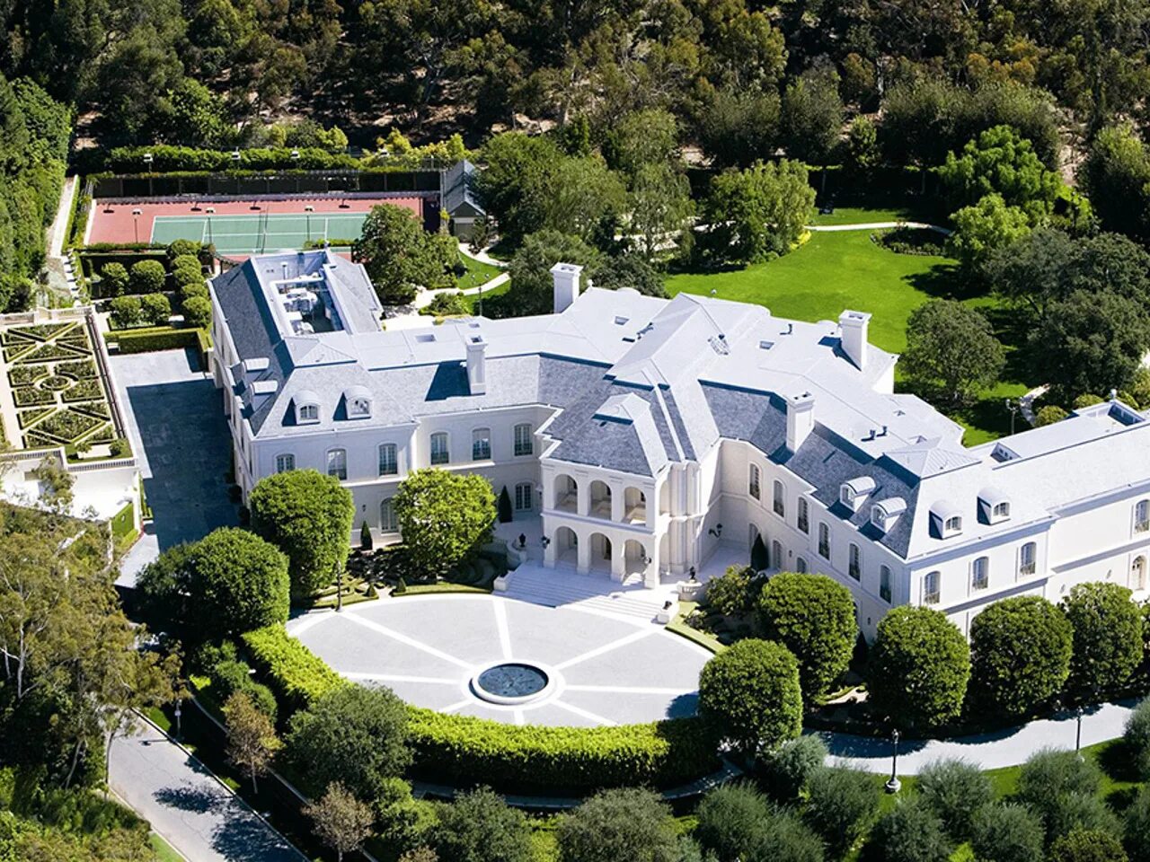 Поместье Аарона Спеллинга. Поместье (the Manor), штат Калифорния. The Manor дом в Лос Анджелесе. Особняк Джеффа Безоса. Самое большое усадьба