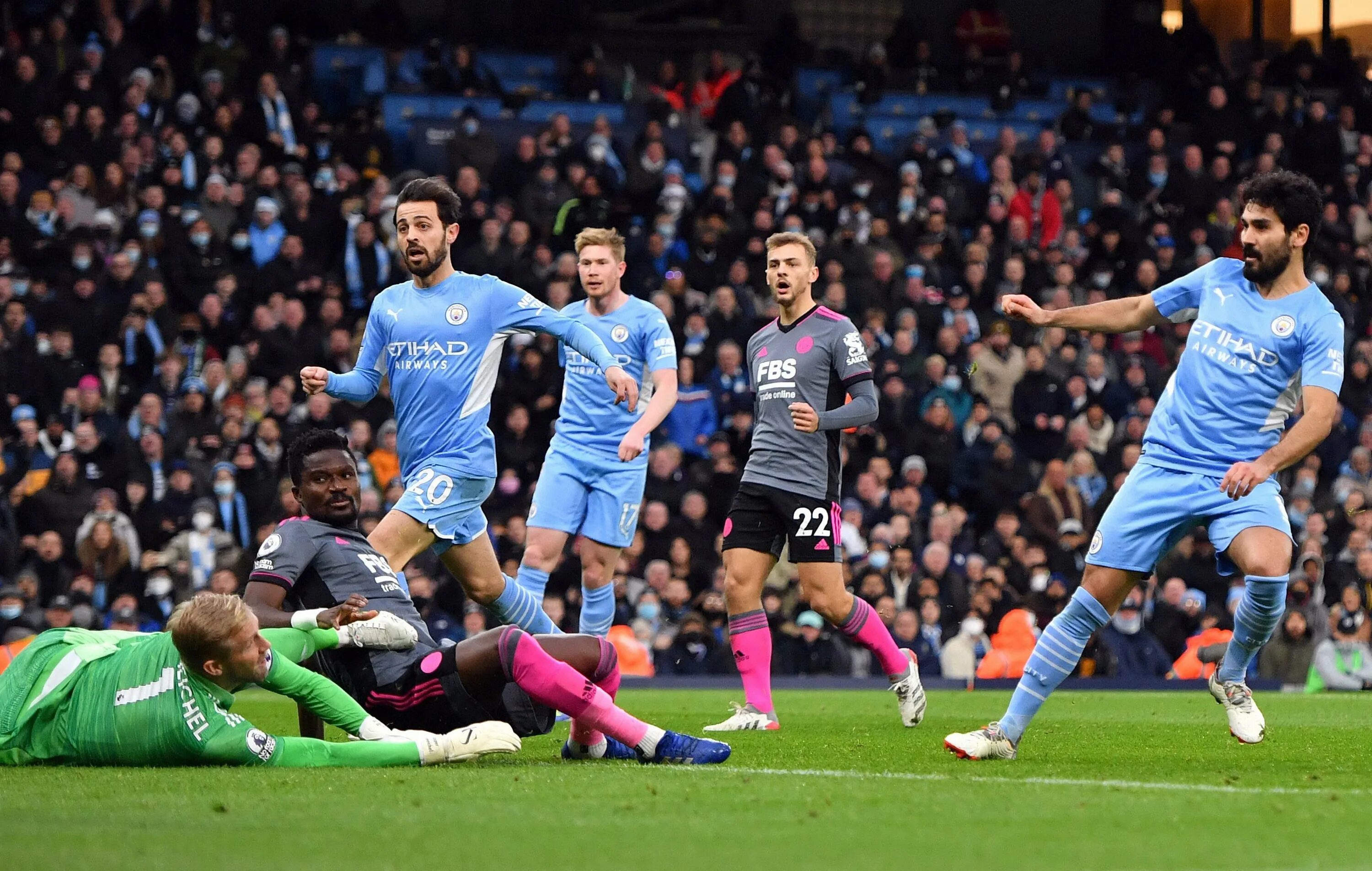 Манчестер сити какая. Манчестер Сити Лестер. Ман Сити Лестер футбол. Man City vs Lester City. Лестер против ман Сити.