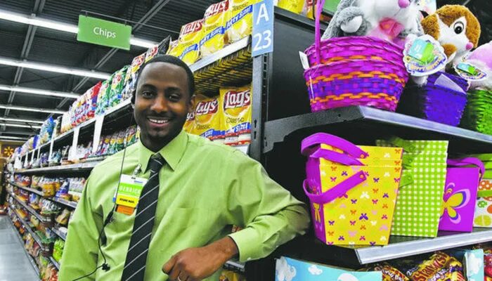 Ритейл менеджер. Продавец менеджер по продажам. Управляющий магазином. Store manager магазин. Store manager магазин.
