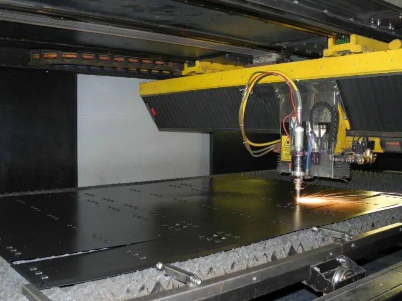 станок лазерной резки с чпу ваттсон 1530. лазерный резак по металлу. станок лазерной резки листового металла. юнимаш лазерный станок. резка алюминия 3мм плазмой.