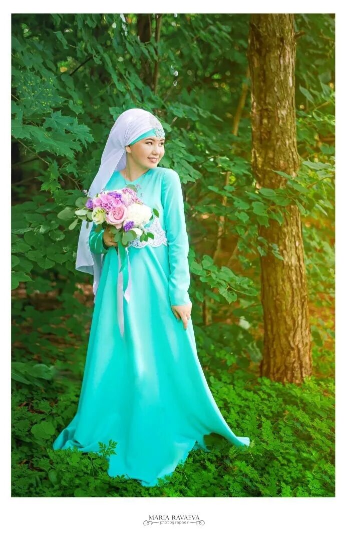 Мусульманский магазин уфа. Зеленое платье для никаха. Платья для никаха для полных. Мятное платье для никаха. Изумрудное платье для никаха.