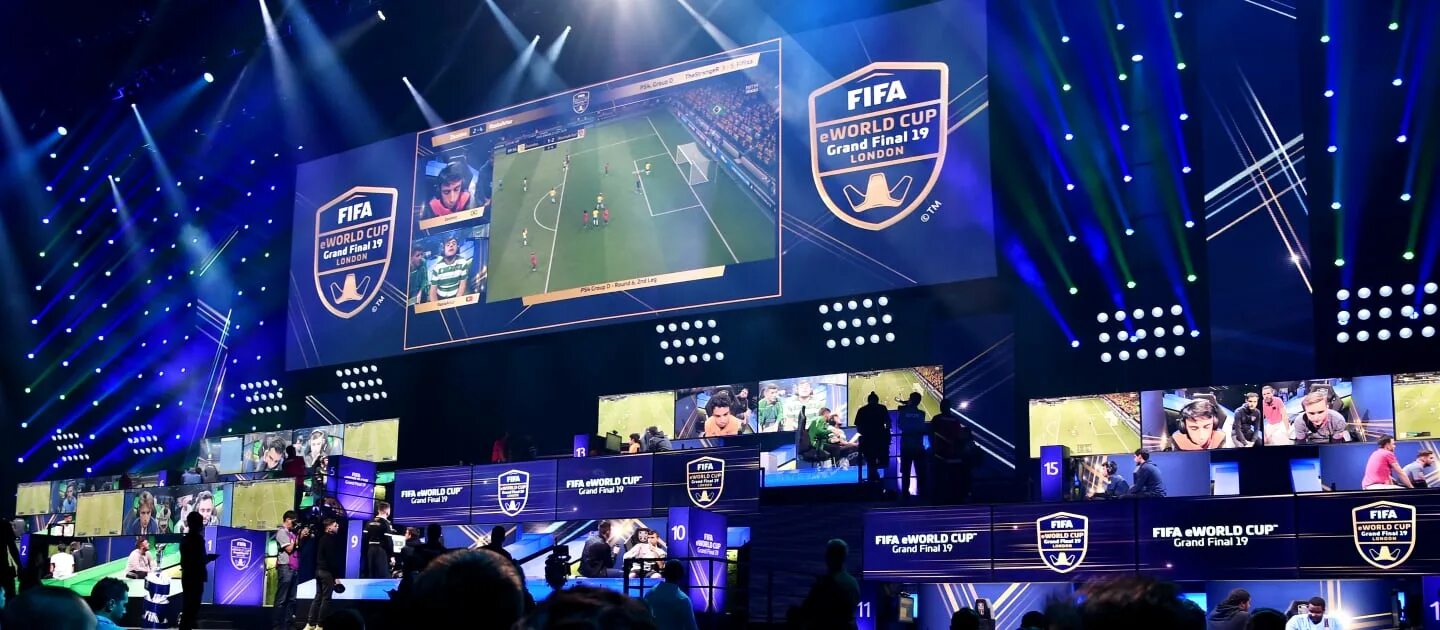 Fifa esports. Киберспорт по фифе. Чемпионат по FIFA. Финал FIFA. Кибер-Чемпионат FIFA.