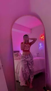 Makenzie Raine's Feet 