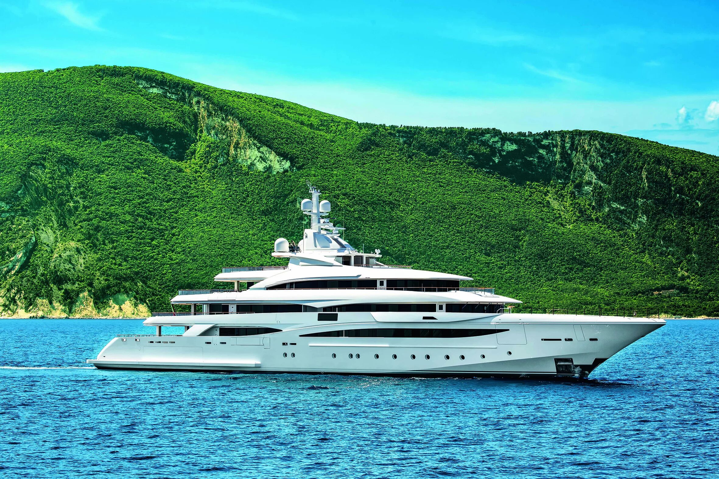 яхта адмирал гувк. Eclipse абрамовича. яхта аликанте. яхта абрамовича водоизмещение. мегаяхта бернара арно.