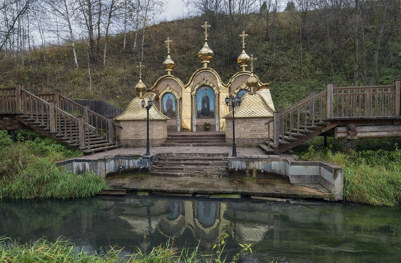 Церковь Преображения Господня, село Радонеж. Радонеж купель Сергия Радонежского. Радонеж Сергиев Посад купель. Радонеж Хотьково храм купель. Святые источники в москве