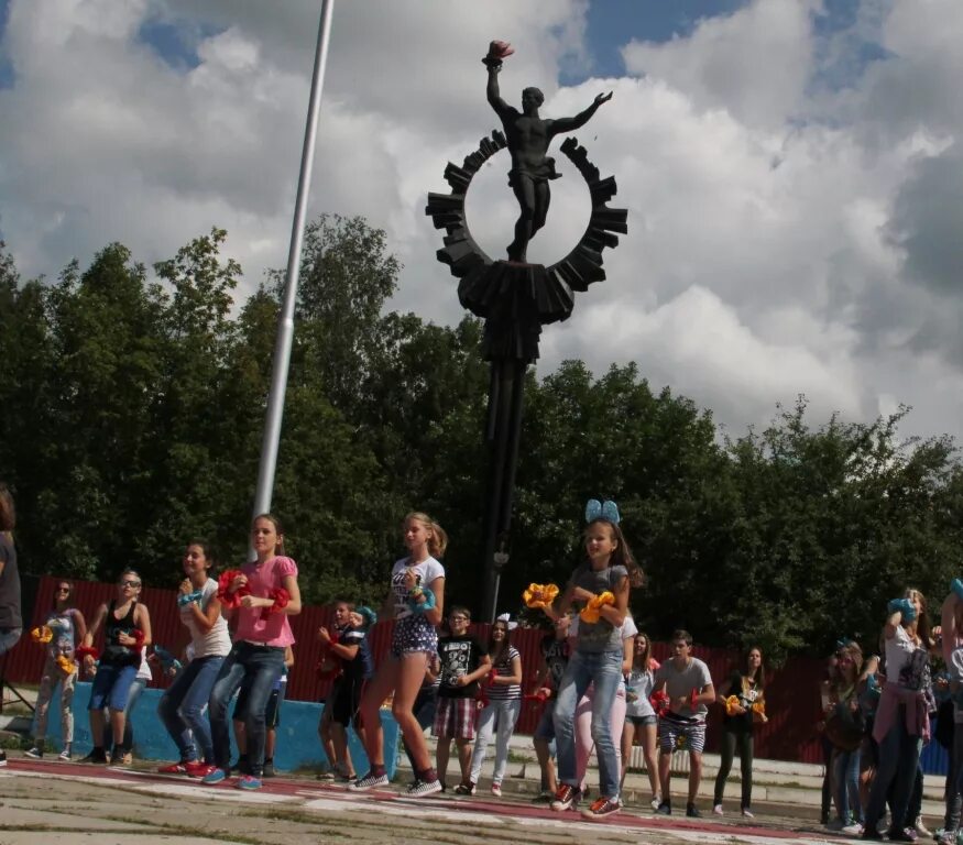 Студенты ЛКИС приняли участие в субботнике в лагере "Прометей" Липецкий колледж 