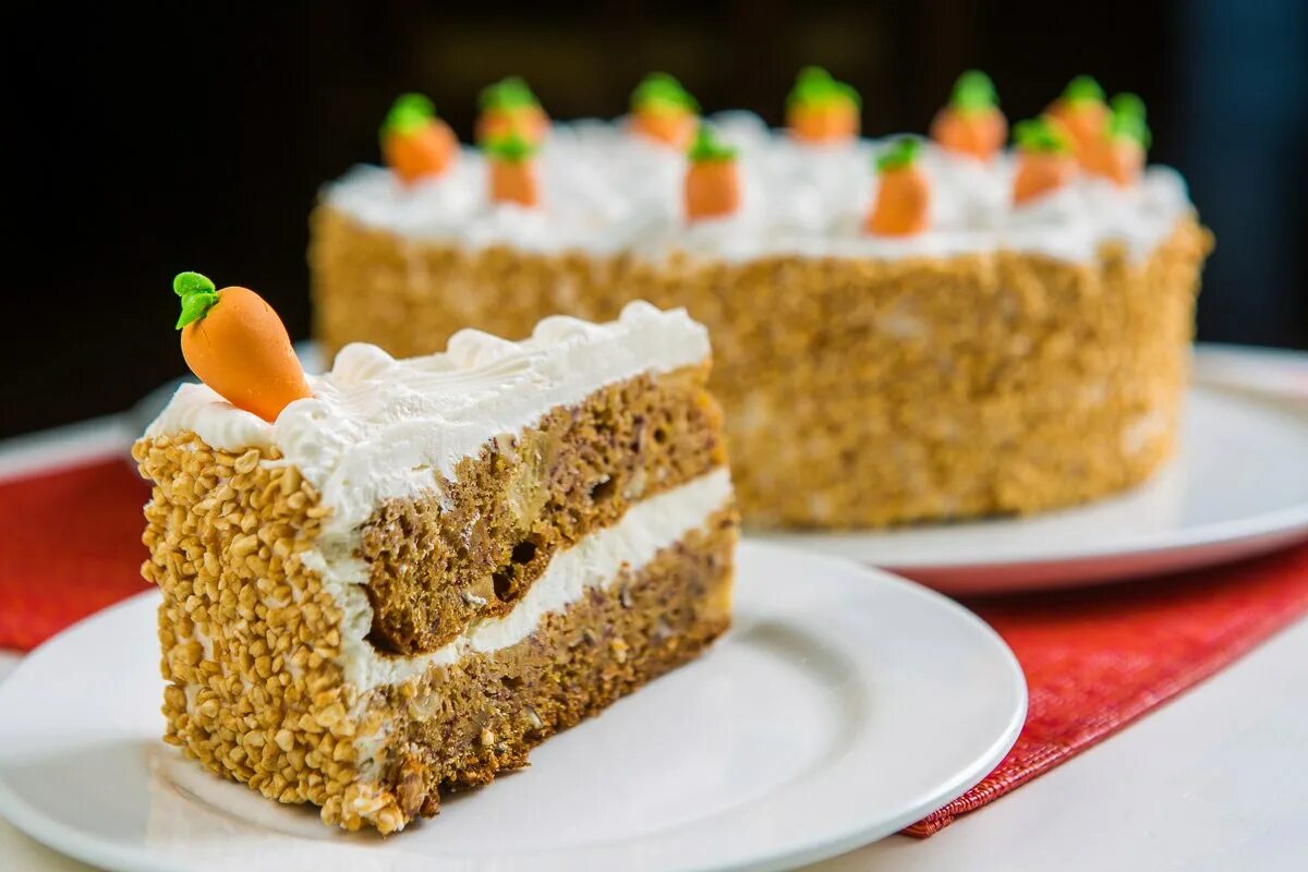 Большой морковный торт. Большой морковный торт. Морковный торт с кремом чиз. Морковный торт энди. Торт морковный питер фрост.