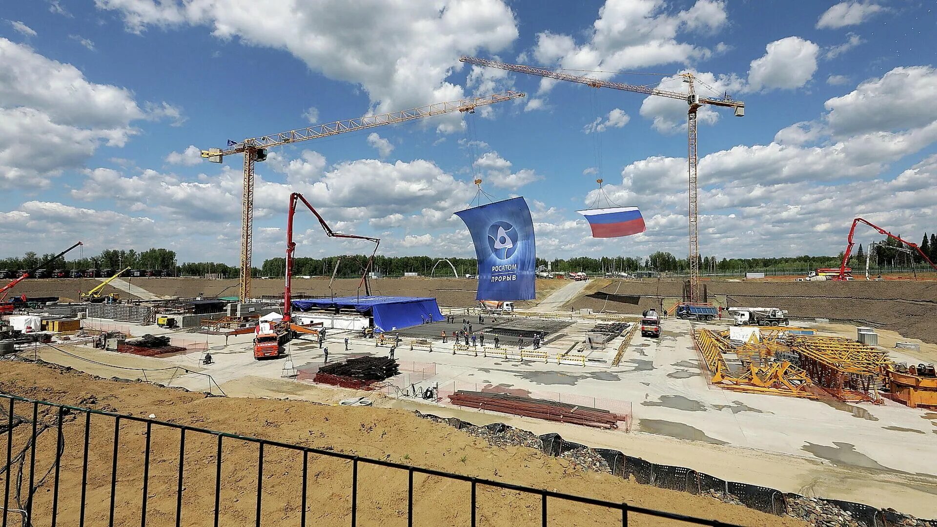 Строительство начинается с проекта Требуются разнорабочие работа в Москве, зарплата 90 000 руб., дата размещения: