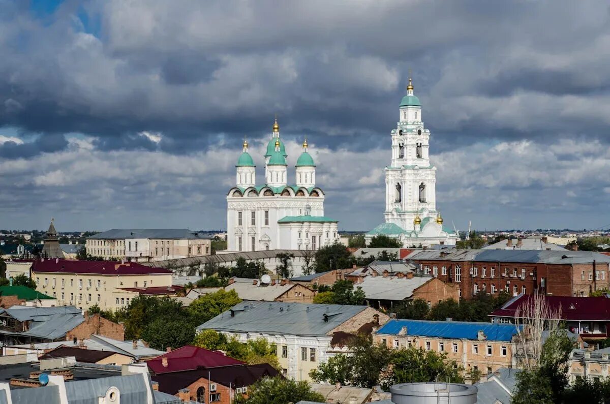 Астрахань на 5 дней. Городской округ город Астрахань. Астраханский Кремль. Белый город Астрахань. Астрахань Кремль ночью.