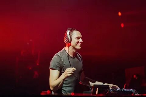 Tiesto both