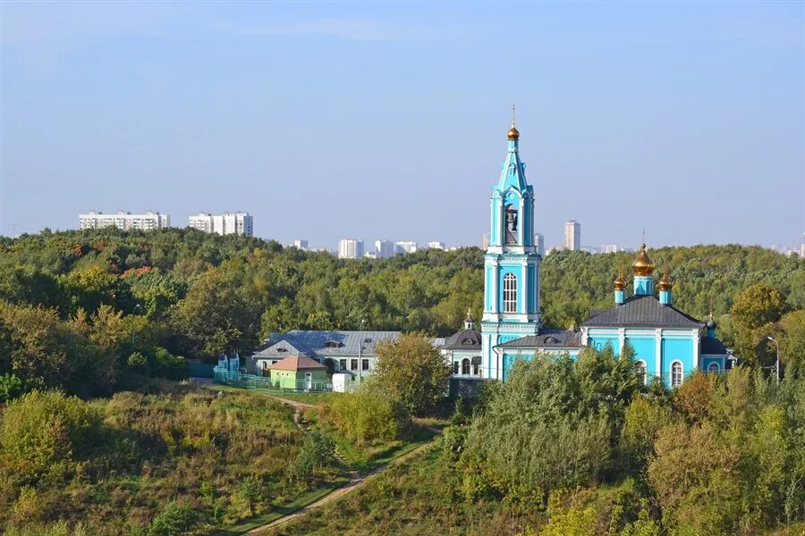 Храм крылатское сайт. Москвы. Храм рождества богородицы в крылатском. Церковь пресвятой богородицы крылатское. Крылатские холмы москва 2020.