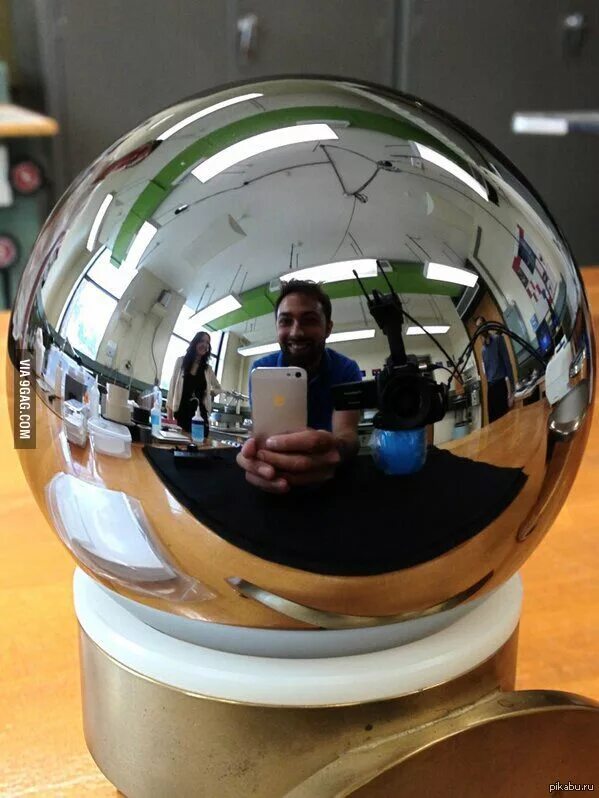 Здание монета в абу даби. Шар из кремния эталон. Абу даби круглое здание. Эталон килограмма кремниевый шар. Ледибауэр водохранилище воронка.